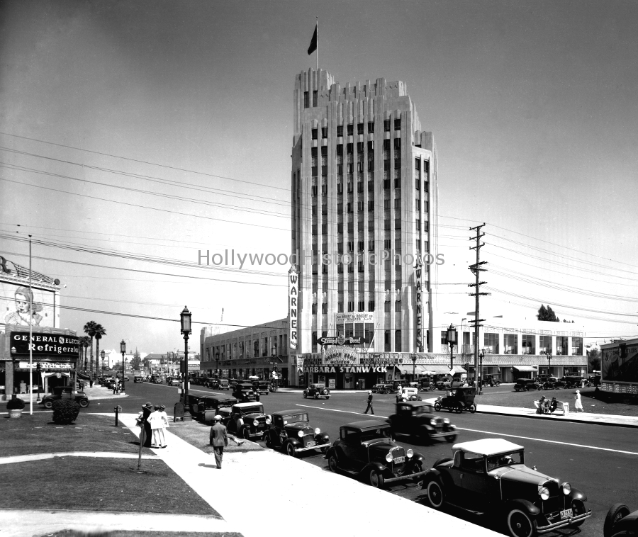 Warner Theatre 1932 Showing The Purchase Price with Barbara Stanwyck Western Ave. and Wilshire Blvd..jpg
